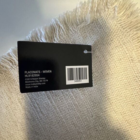 ROBERT STANLEY Holiday Christmas Placemats Set Of 3 Jingle Jolly Cheers Neutral - Picture 8 of 10